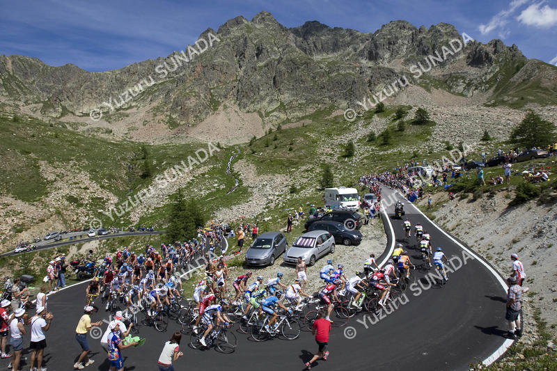 Peloton on Col de la Lombarde008p.jpg